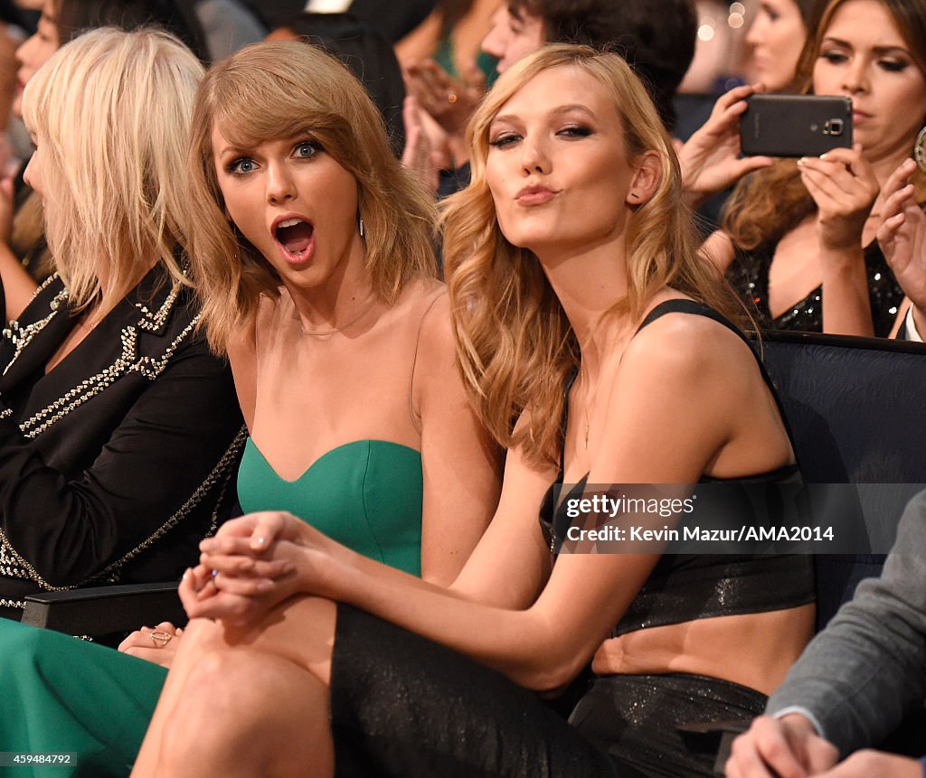 2014 American Music Awards - Backstage And Audience