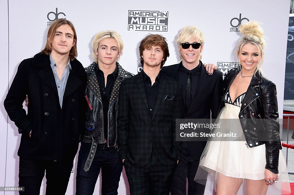 2014 American Music Awards - Arrivals