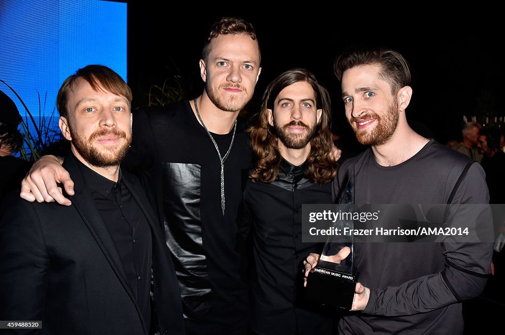 2014 American Music Awards - Backstage And Audience