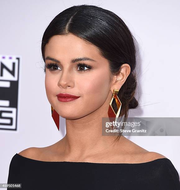 Selena Gomez arrives at the 2014 American Music Awards - Arrivals at Nokia Theatre L.A. Live on November 23, 2014 in Los Angeles, California.