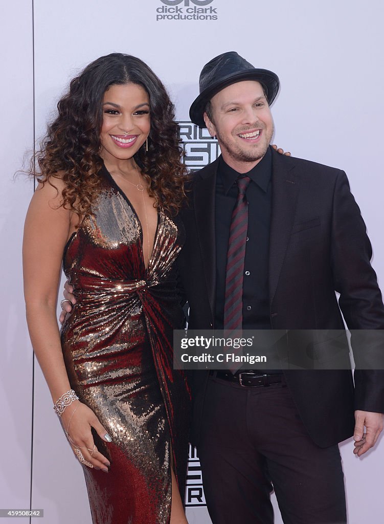 42nd Annual American Music Awards - Arrivals