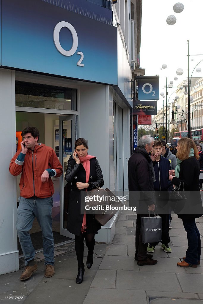 Telefonica SA's O2 Stores As BT Group Plc Said To Be In Talks To Buy U.K. Mobile Phone Unit