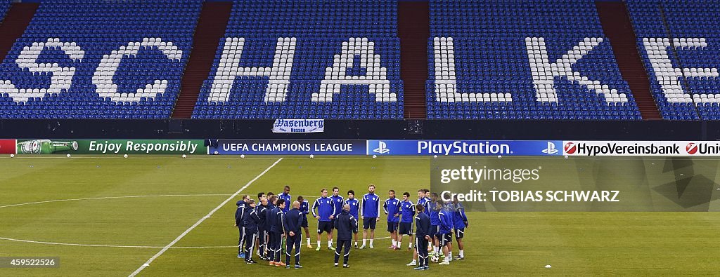 FBL-EUR-C1-SCHALKE-CHELSEA-TRAINING