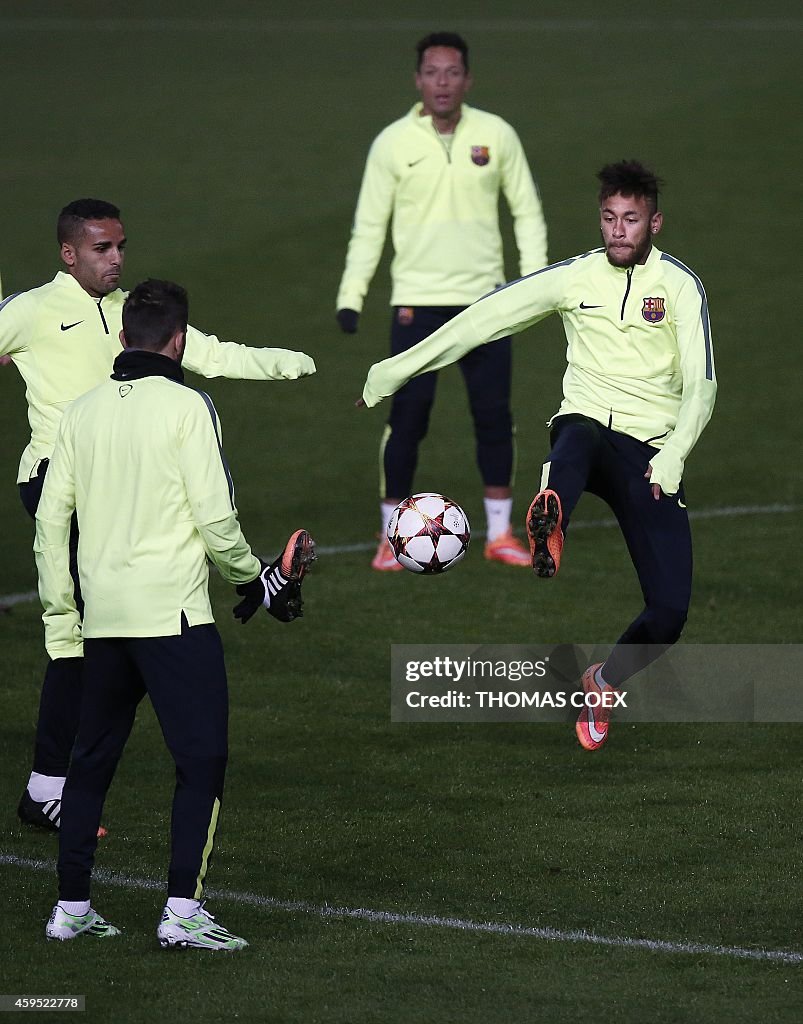 FBL-EUR-C1-APOEL-BARCELONA-TRAINING