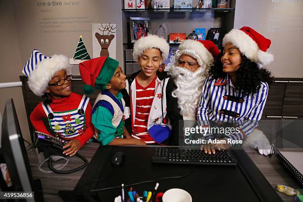 Black Santa/White Christmas" - Dre campaigns to be the new Santa at the annual office Christmas party, but when that honor goes to Angelica, the...