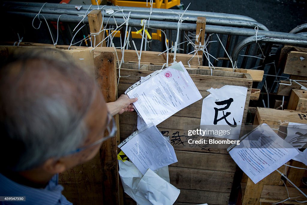 Hong Kong Starts Clearing Mong Kok Democracy Protest Site