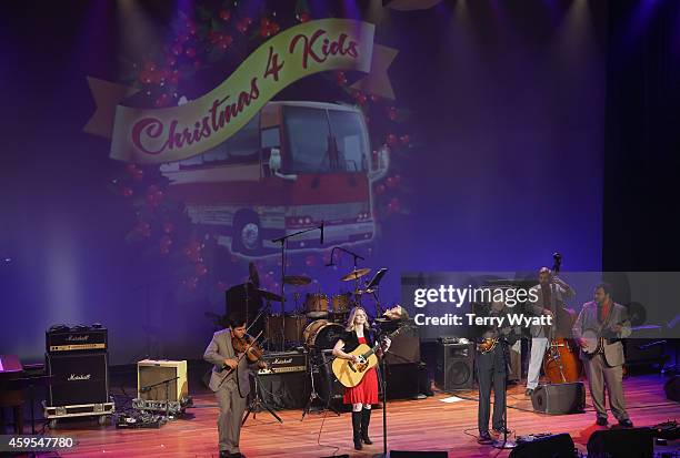 The Roys 102 Elaine Daniels Stock Photos, High-Res Pictures, and Images - Getty ...