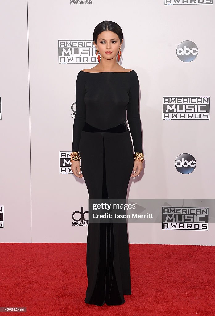 2014 American Music Awards - Arrivals