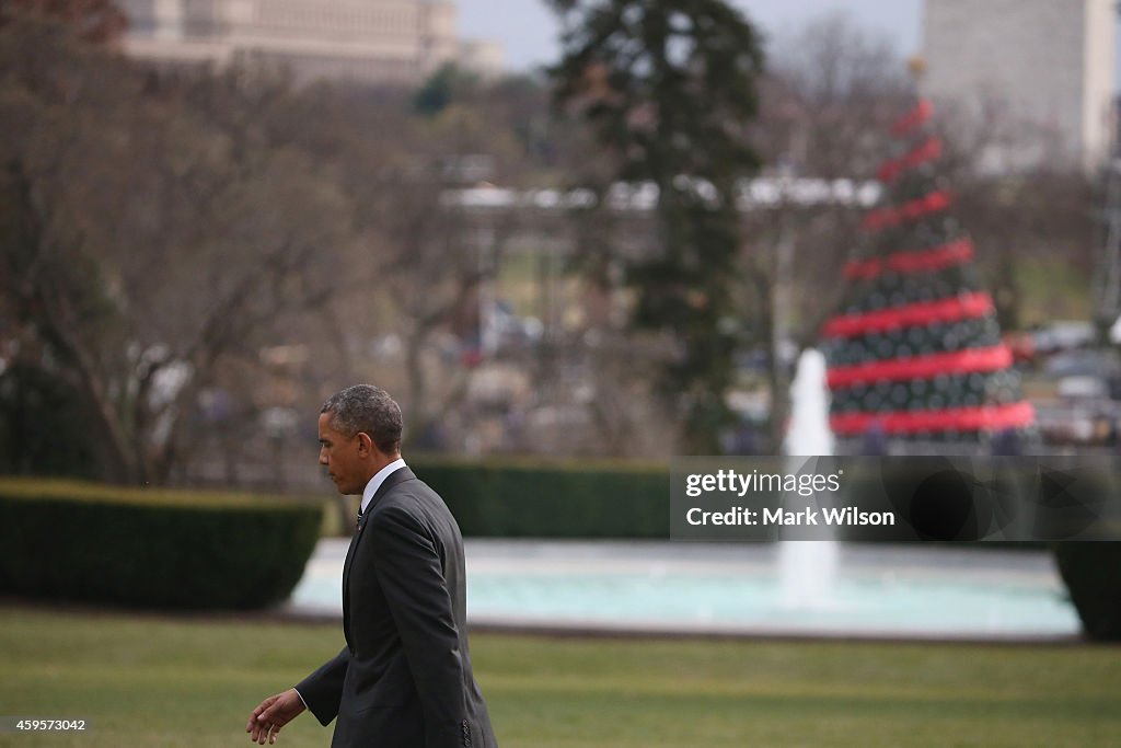 President Obama Departs White House For Chicago