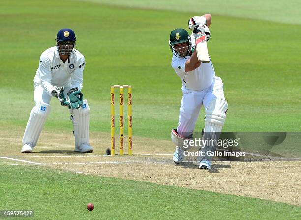 Jacques Kallis of South Africa drives through extra-cover during day 3 of the 2nd Test match between South Africa and India at Sahara Stadium...
