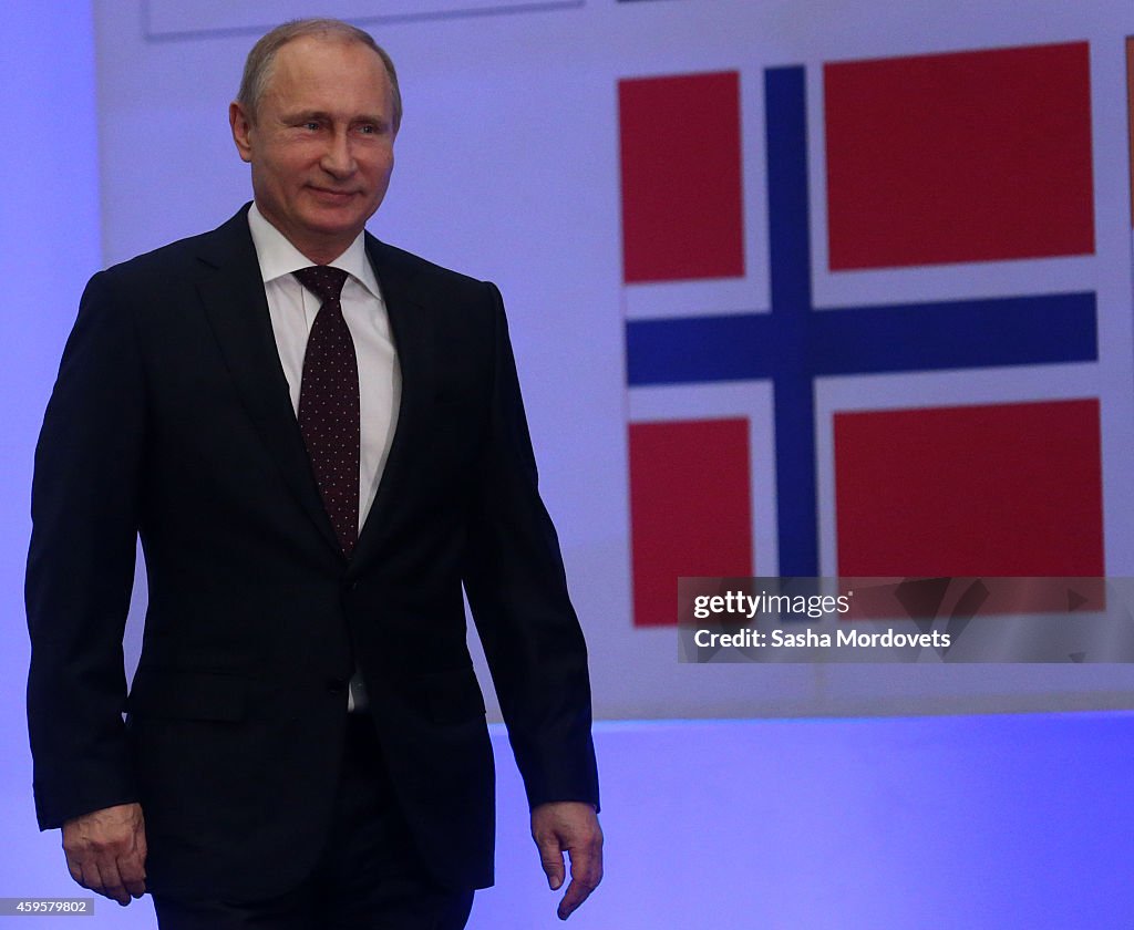 Putin Attends World Championship Chess Match