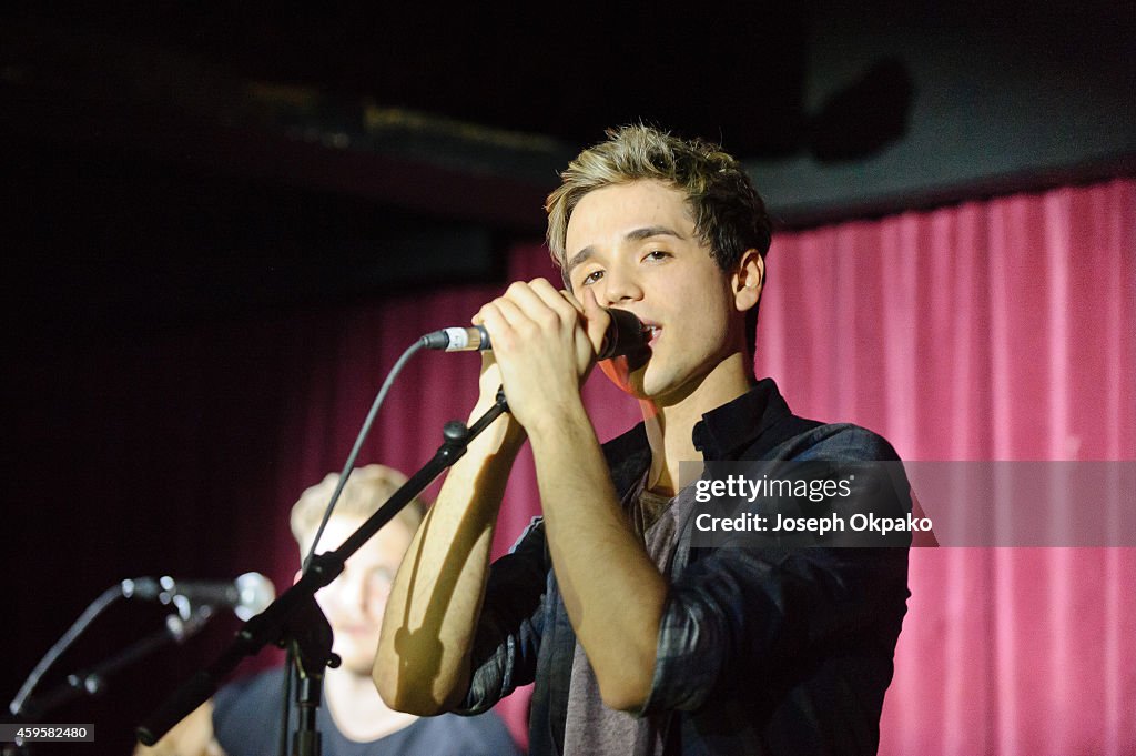 Elyar Fox Performs At The Borderline In London
