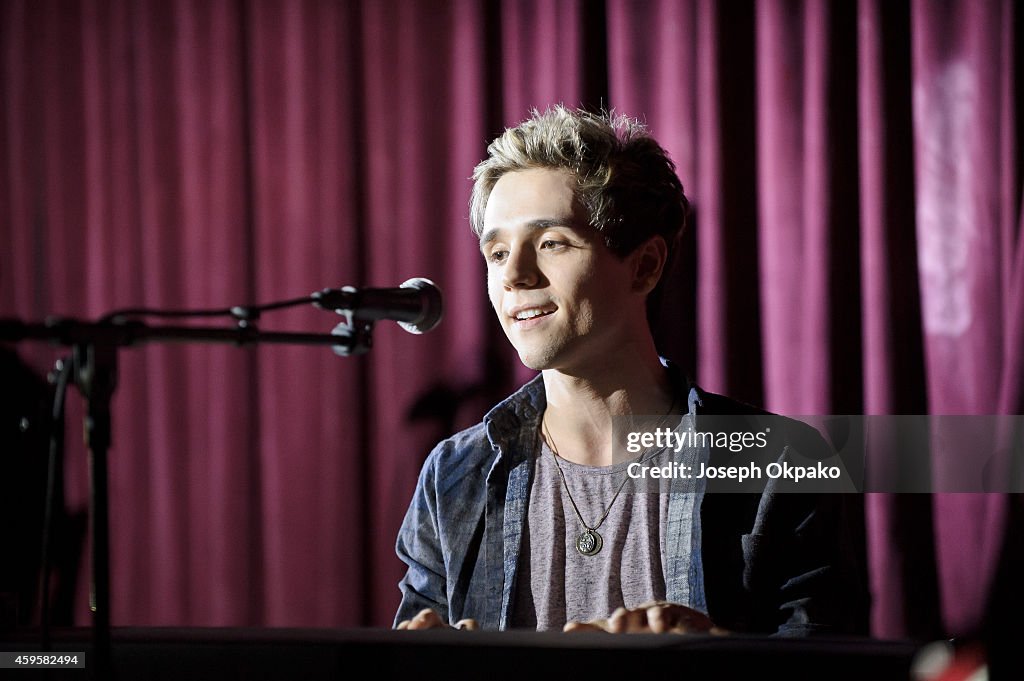 Elyar Fox Performs At The Borderline In London