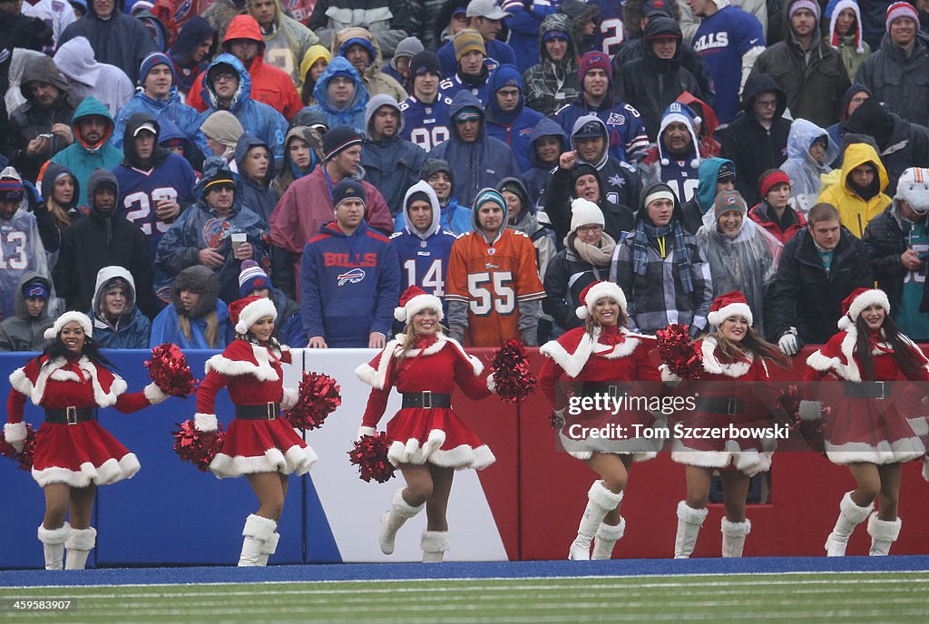 Miami Dolphins v Buffalo Bills