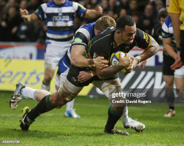 Samu Manoa of Northampton breaks away to score a try during the Aviva Premiership match between Northampton Saints and Bath at Franklin's Gardens on...