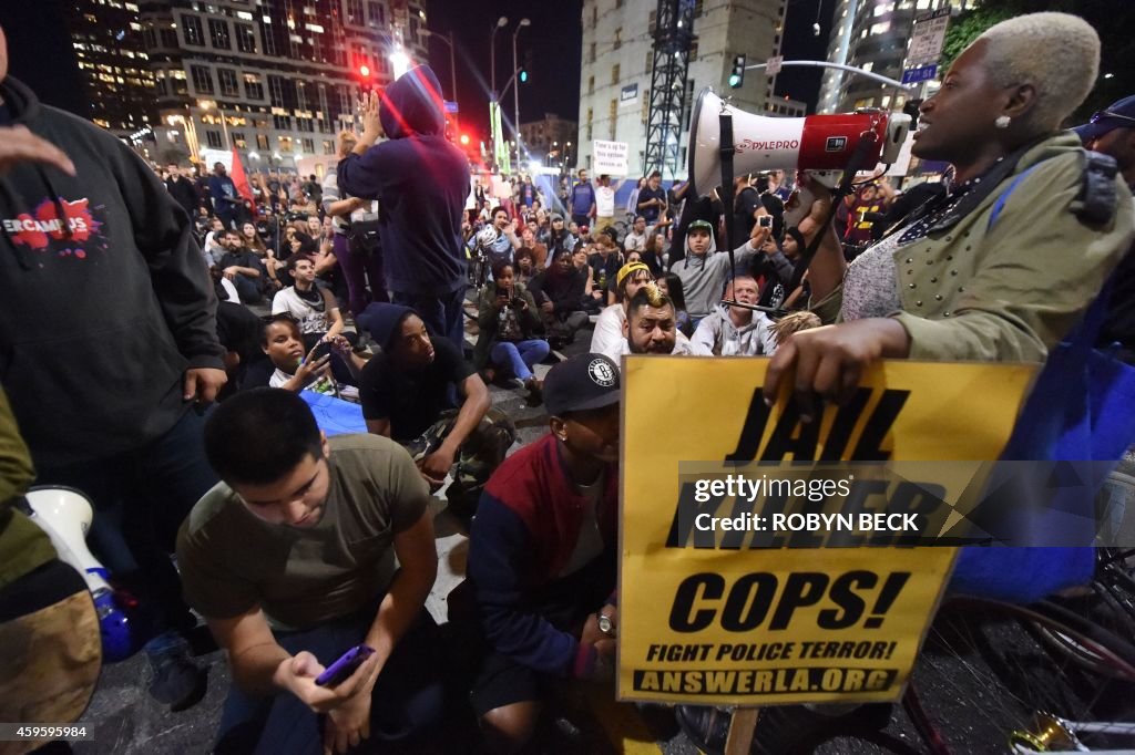 TOPSHOT-US-CRIME-POLICE-RACE-UNREST