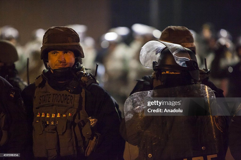 Security measures in Ferguson after Grand Jury decision