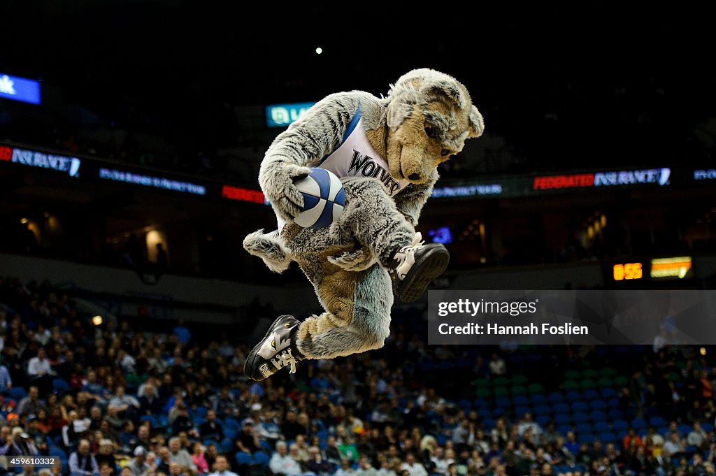 San Antonio Spurs v Minnesota Timberwolves