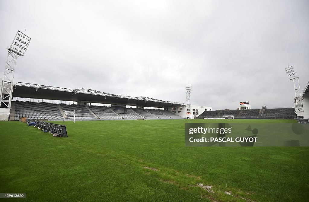 FBL-FRA-LIGUE2-COSTIERES STADIUM-NIMES-