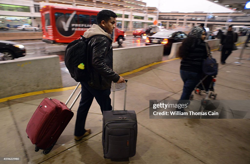 Winter Storm Causes Delays For Thanksgiving Holiday Travelers