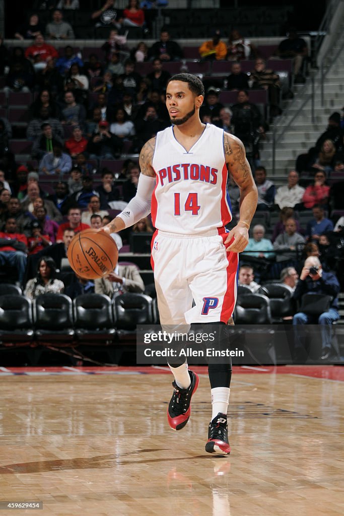 Los Angeles Clippers v Detroit Pistons