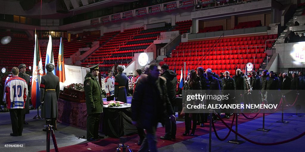 IHOCKEY-CSKA-TIKHONOV-FUNERAL