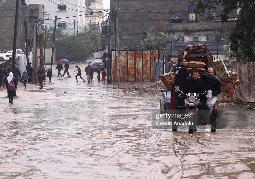 Heavy rain falls affect daily life in Gaza