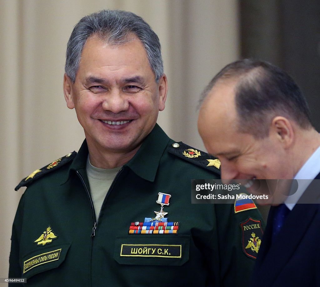 Putin Meets With Miltary Leaders