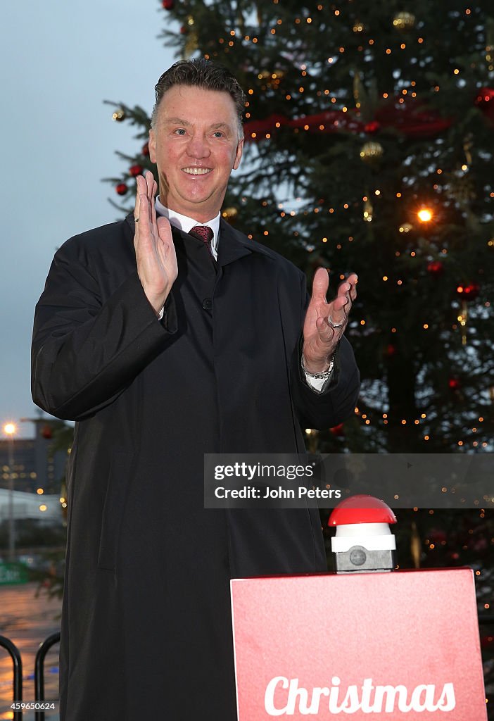 Louis van Gaal Officially Unveils the Old Trafford Christmas Tree