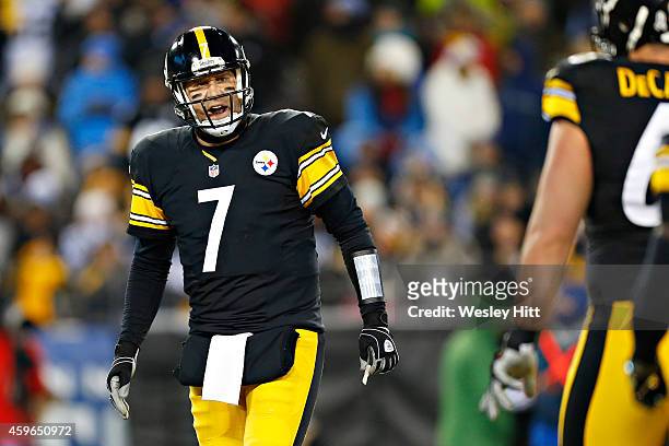 Ben Roethlisberger talks with Dri Archer of the Pittsburgh Steelers during the second quarter of a game against the Tennessee Titans at LP Field on...