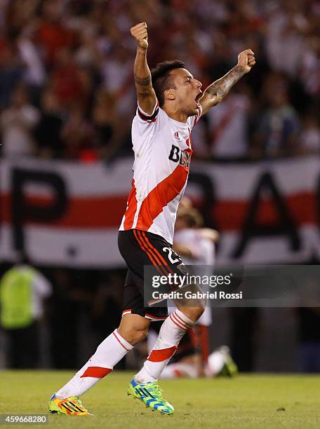 Leonel Vangioni of River Plate celebrates after winning a second leg semifinal match between River Plate and Boca Juniors as part of Copa Total...