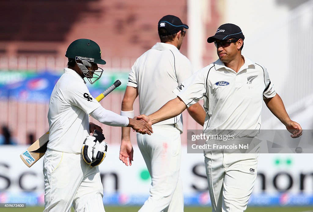 Pakistan v New Zealand - 3rd Test Day Two