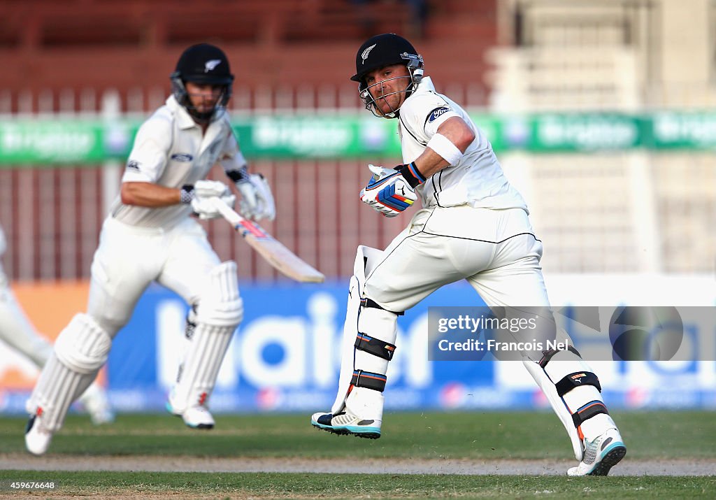 Pakistan v New Zealand - 3rd Test Day Two