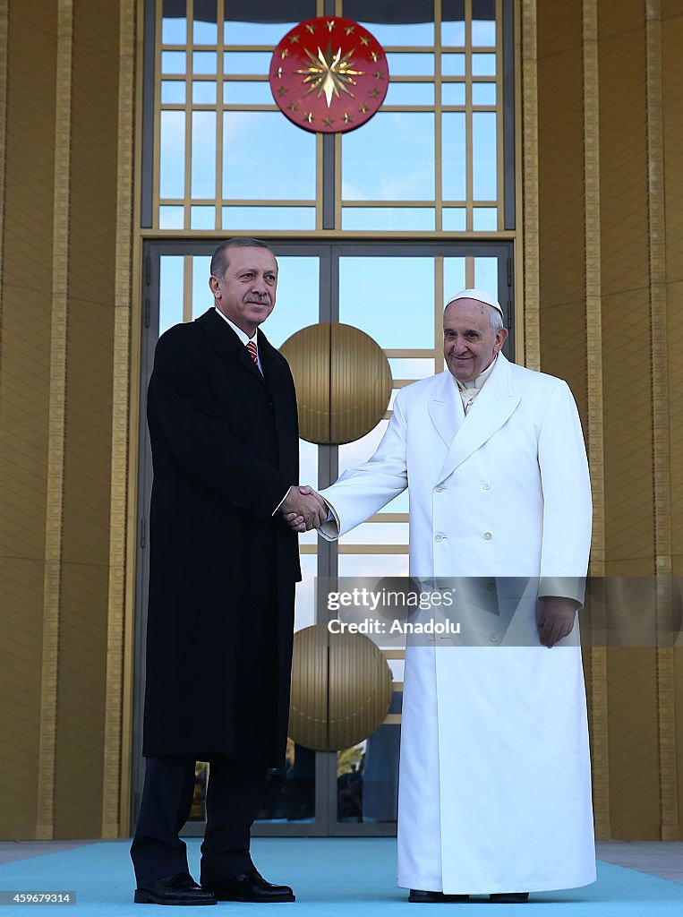 Turkey's President Erdogan receives Pope Francis in Ankara