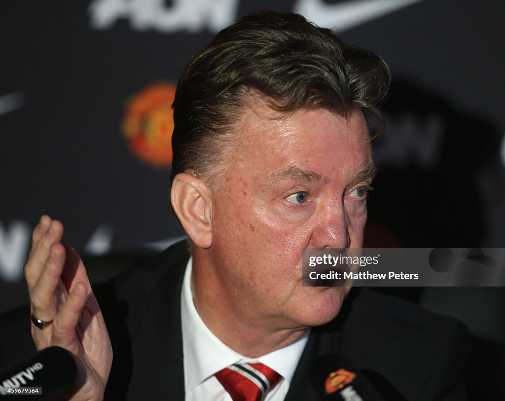 Manchester United Training and Press Conference
