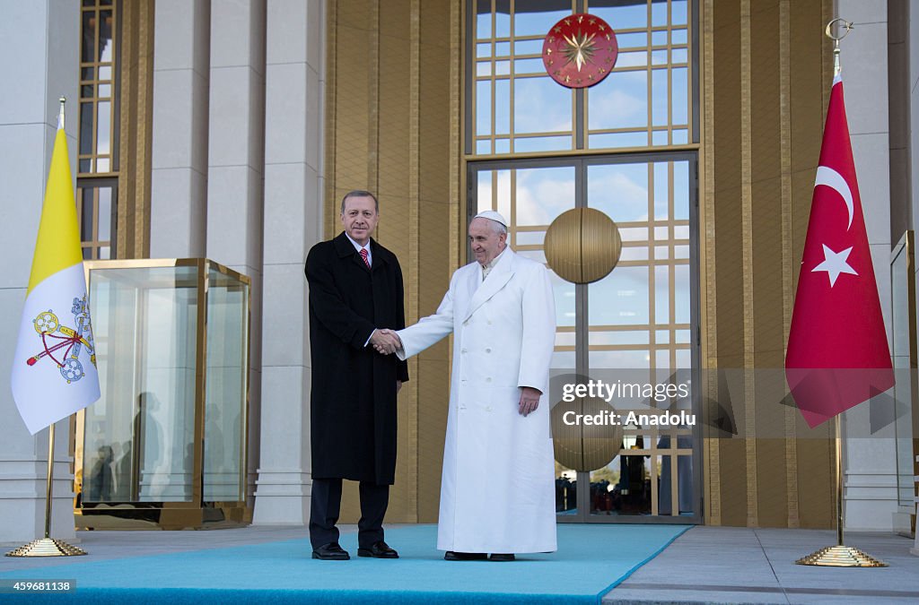 Turkey's President Erdogan receives Pope Francis in Ankara