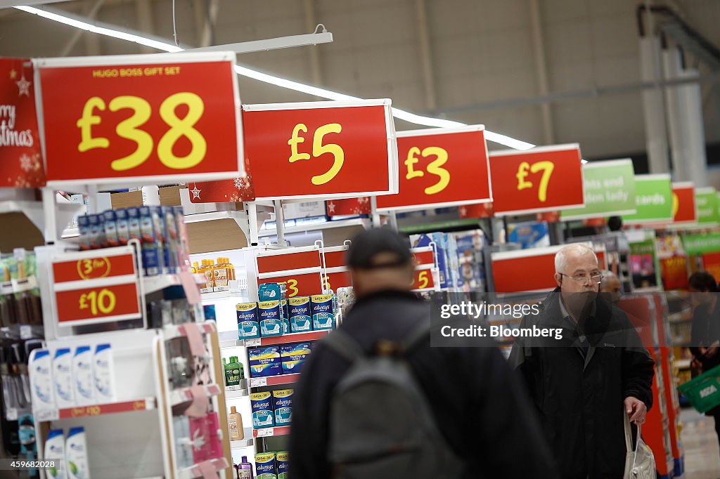 Wal-Mart Stores Inc.'s U.K. Asda Supermarket Entices Shoppers With Black Friday Deals