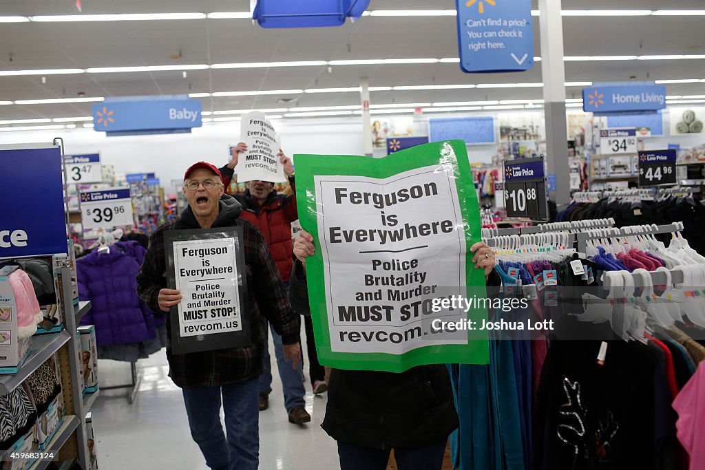 Holiday Shopping Begins In Ferguson As Protests Continue