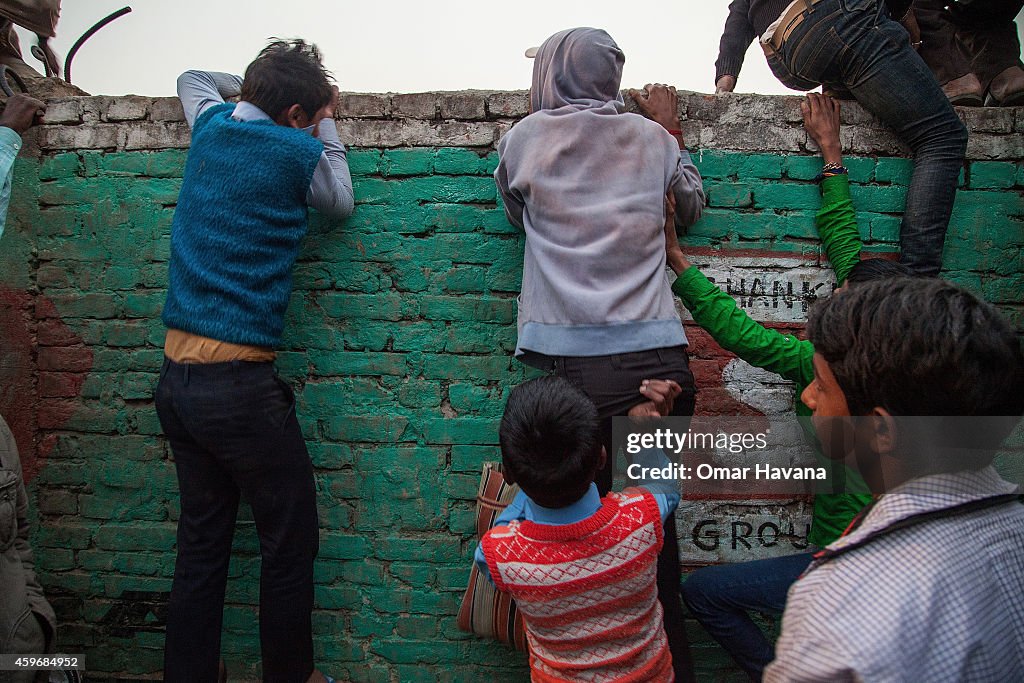 Hindus Gather To Perform Controversial Gadhimai Festival Sacrifice