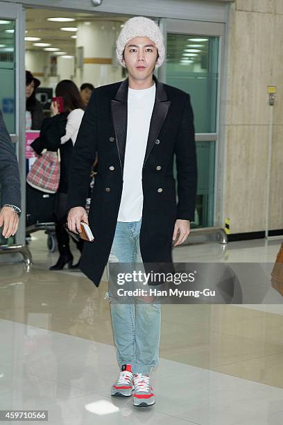 South Korean actor Jang Keun-Suk is seen upon arrival at Gimpo International Airport on November 29, 2014 in Seoul, South Korea.