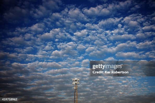 Brentford v Wolverhampton Wanderers - Sky Bet Championship Brentford v Wolverhampton Wanderers - Sky Bet Championship