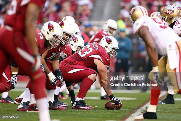 Lyle Sendlein of the Arizona Cardinals gets ready to snap the ball against the San Francisco 49ers during a game at University of Phoenix Stadium on...