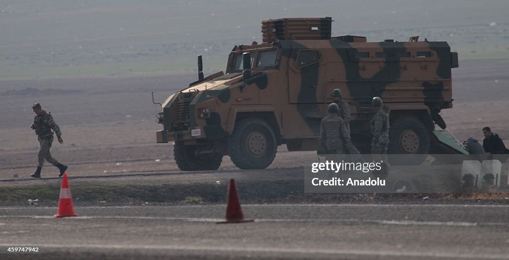 Clashes between ISIL and Kurdish armed groups continue in Kobani