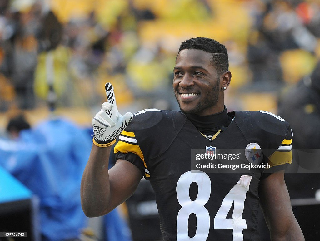 Cleveland Browns v Pittsburgh Steelers