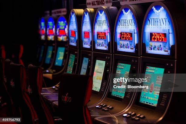 Standing Slot Machine 109 Slot Machine Stands Stock Photos, High-Res Pictures, and Images ...