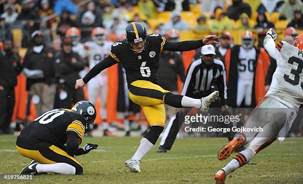 Kicker Shaun Suisham of the Pittsburgh Steelers kicks a 32-yard field goal on a hold by Mat McBriar during a game against the Cleveland Browns at...