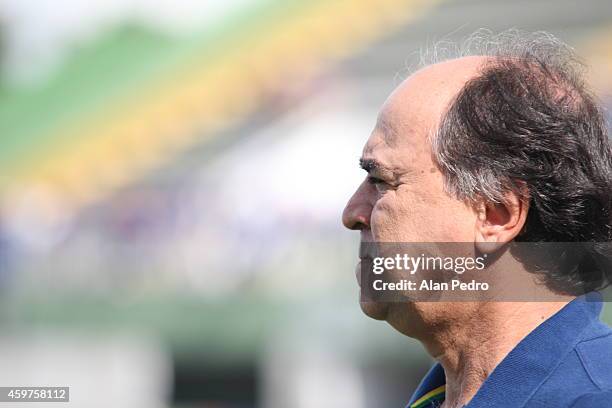 Head coach of Cruzeiro Marcelo Oliveira during a match between Chapecoense and Cruzeiro for the Brazilian Series A 2014 at Arena Conda Stadium on...