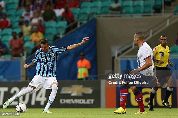 Luan of Gremio in action during the match between Bahia and Gremio as part of Brasileirao Series A 2014 at Arena Fonte Nova on November 30, 2014 in...