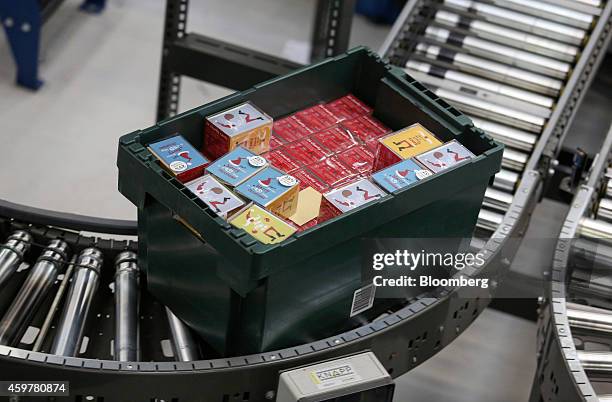 Factory Card Box 39 Card Box Manufacturing Stock Photos, High-Res Pictures, and Images ...