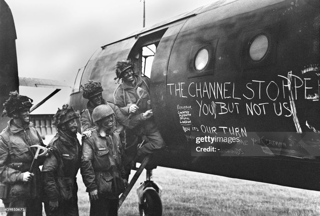 TOPSHOT-WWII-DDAY-GLIDER PLANE